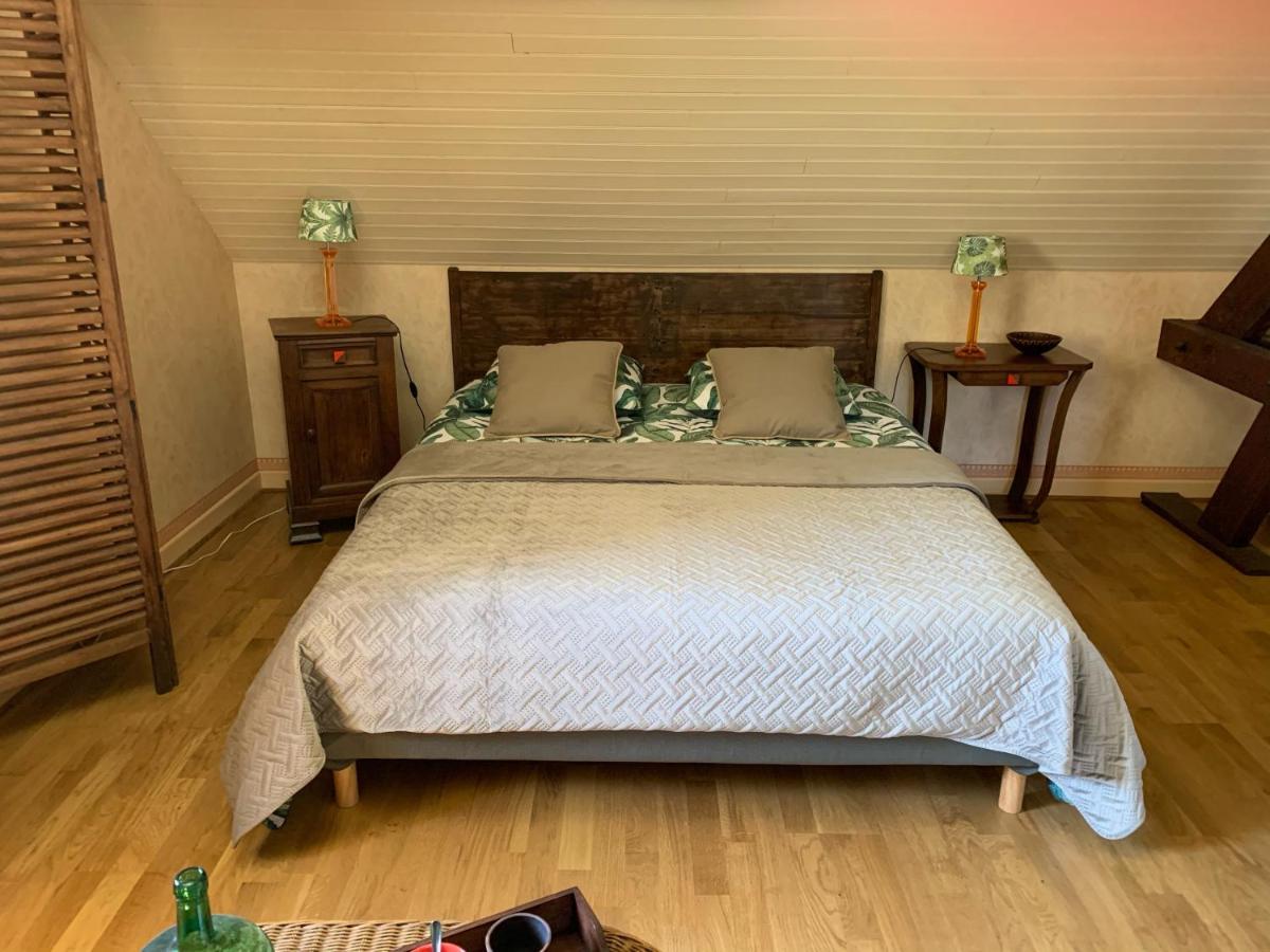 Le Moulin Du Boisset Bed & Breakfast Saint-Denis-les-Martel Luaran gambar